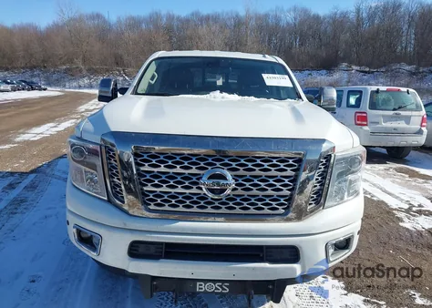 2016 Nissan Titan Xd Platinum Reserve Diesel z USA, uszkodzony, nr VIN 1N6BA1F43GN517020